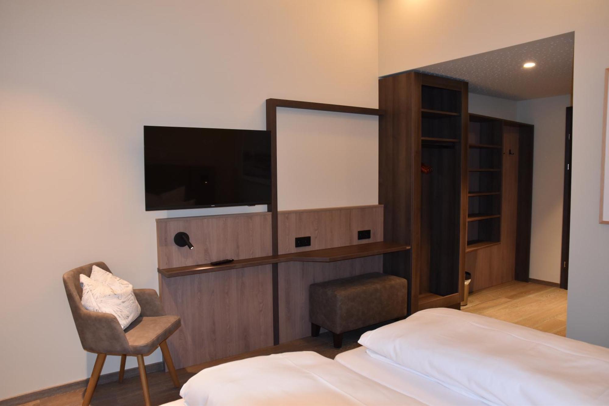Hafnerhotel - Das Kachelofen-Wohlfuehlhotel Визелбург Екстериор снимка